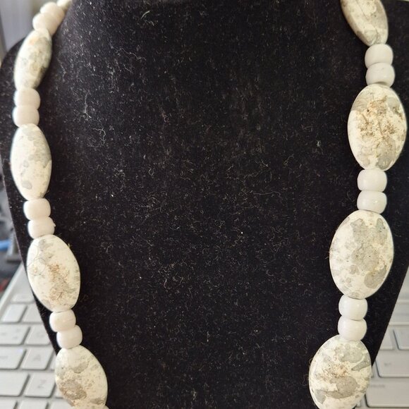 NECKLACE - Picture 1 of 3